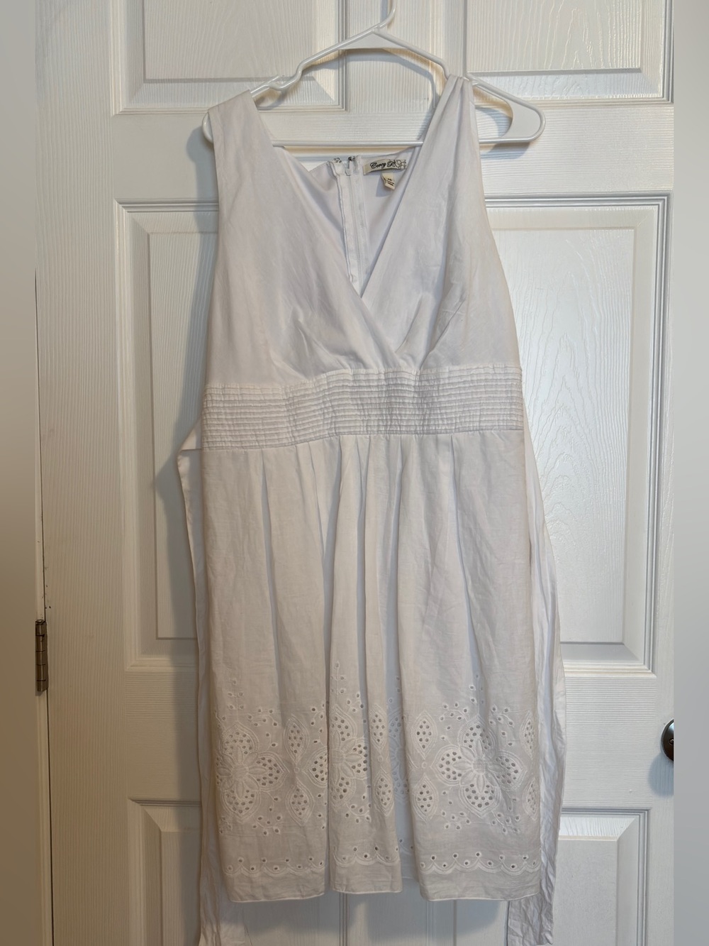 White Sleeveless Eyelet Cotton Dress - Classic Summer Style
